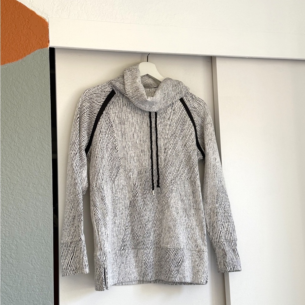 Black and white textured knit pullover